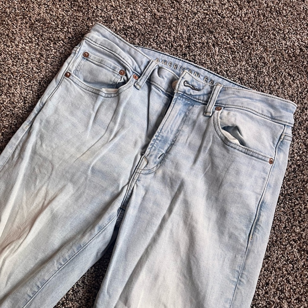 American Eagle Men’s Slim Fit Light Wash Denim Jeans - Picture 8 of 8
